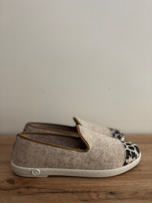 Chausson en laine beige léopard