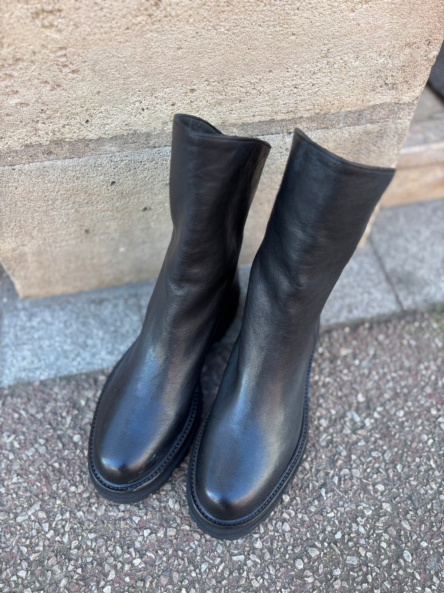 3270 NOIR