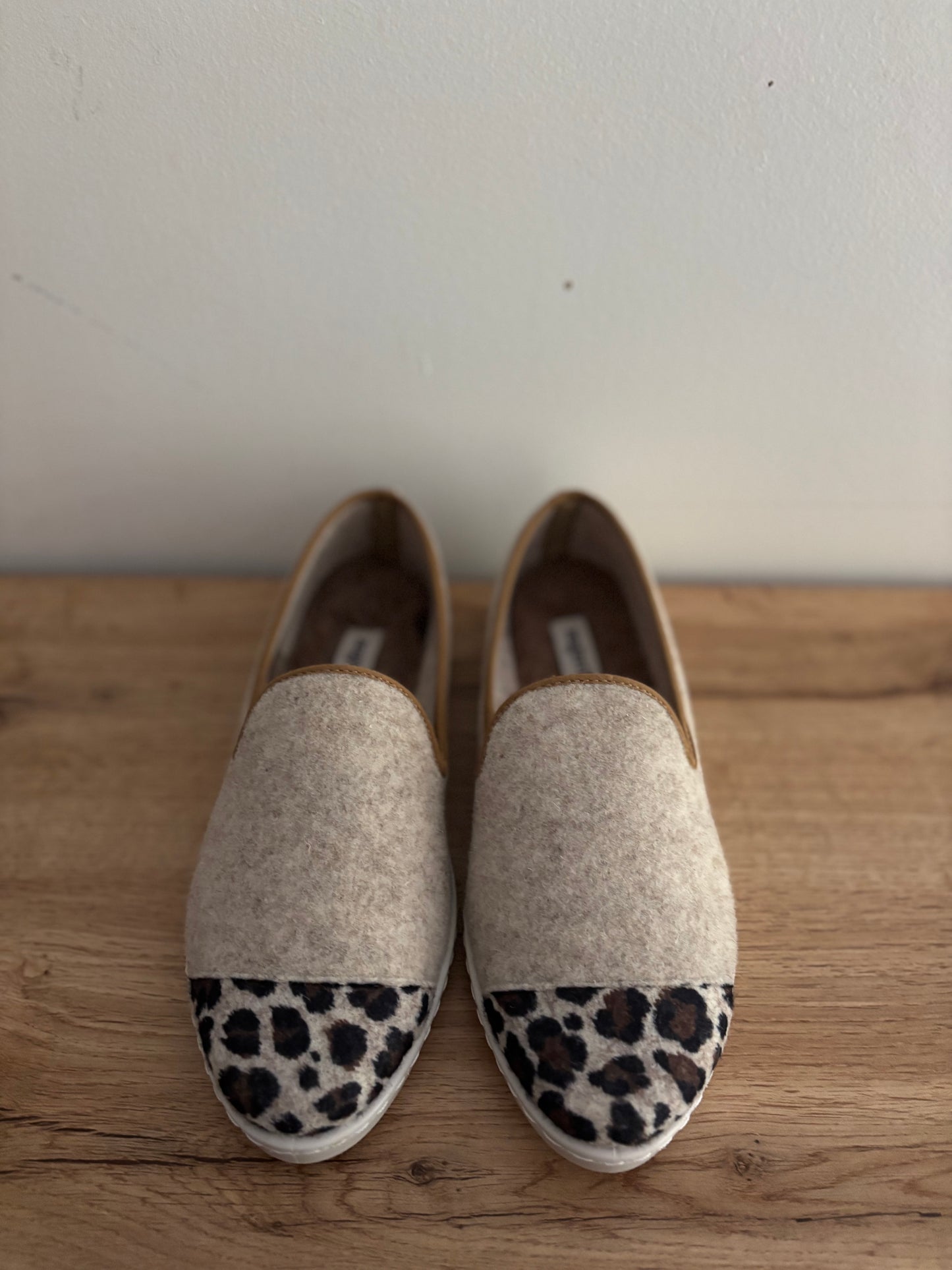 Chausson en laine beige léopard