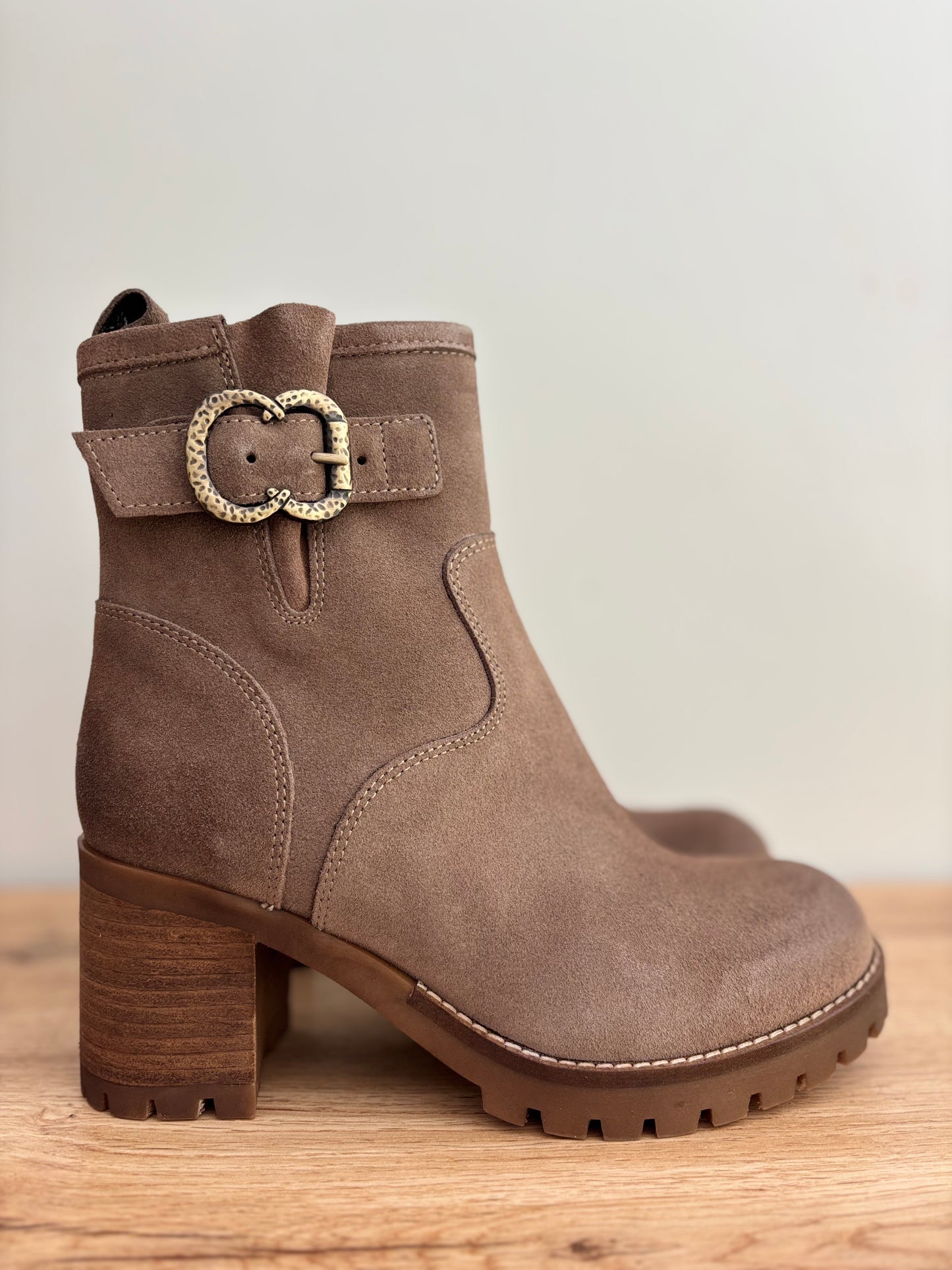 JUMEL TAUPE