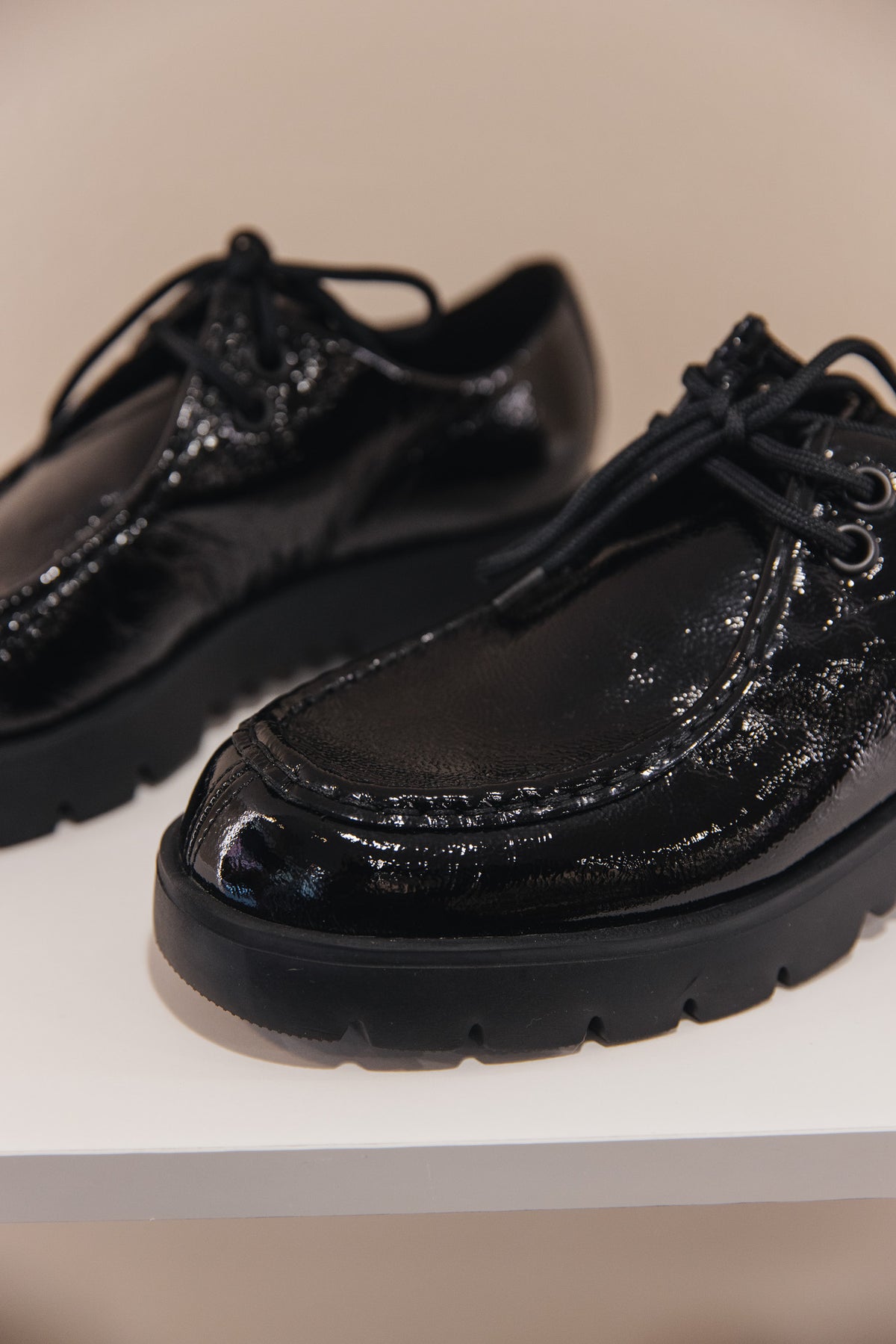 Sally en cuir vernis naplak noir