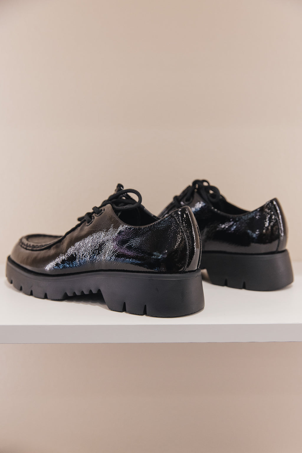Sally en cuir vernis naplak noir