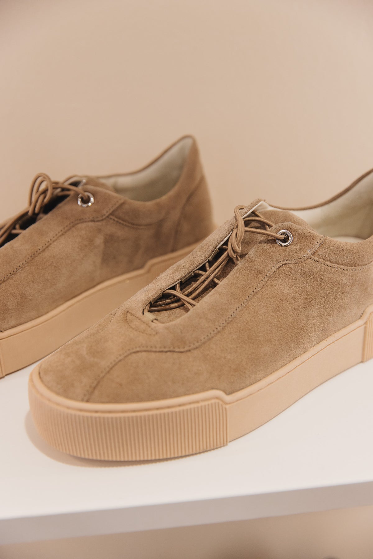 Quinn en cuirs velours taupe