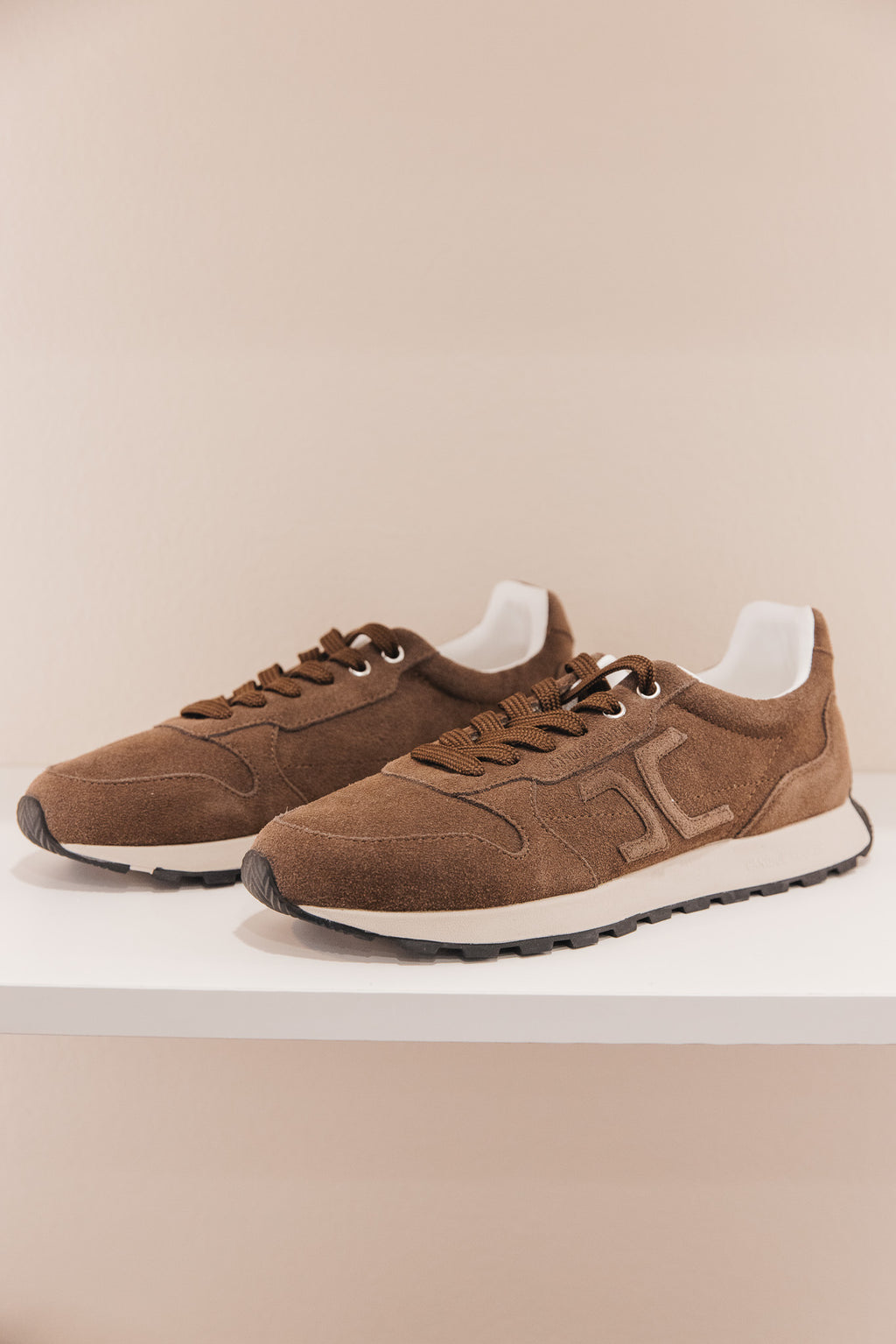 Plume Dark Brown