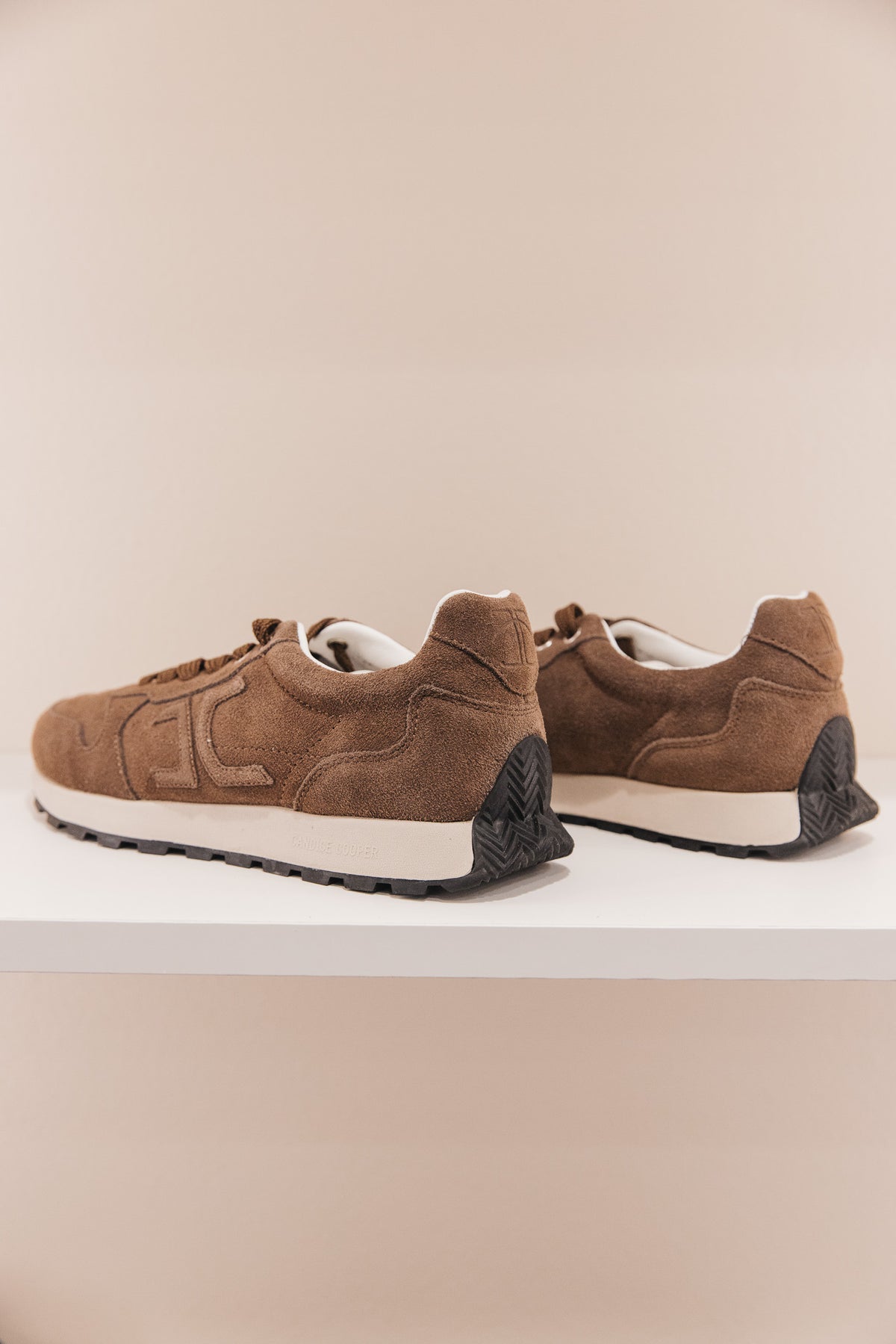 Plume Dark Brown