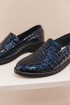 MY001/04 Mocassins croco vernis bleu marine