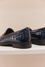 MY001/04 Mocassins croco vernis bleu marine