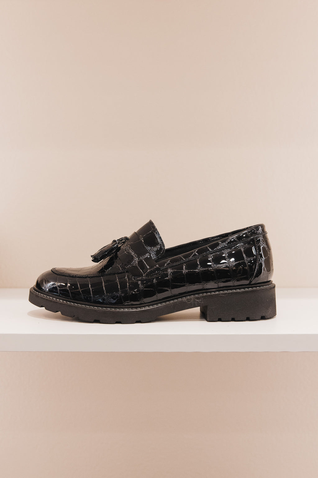 MY0014/07 Mocassins croco vernis noir