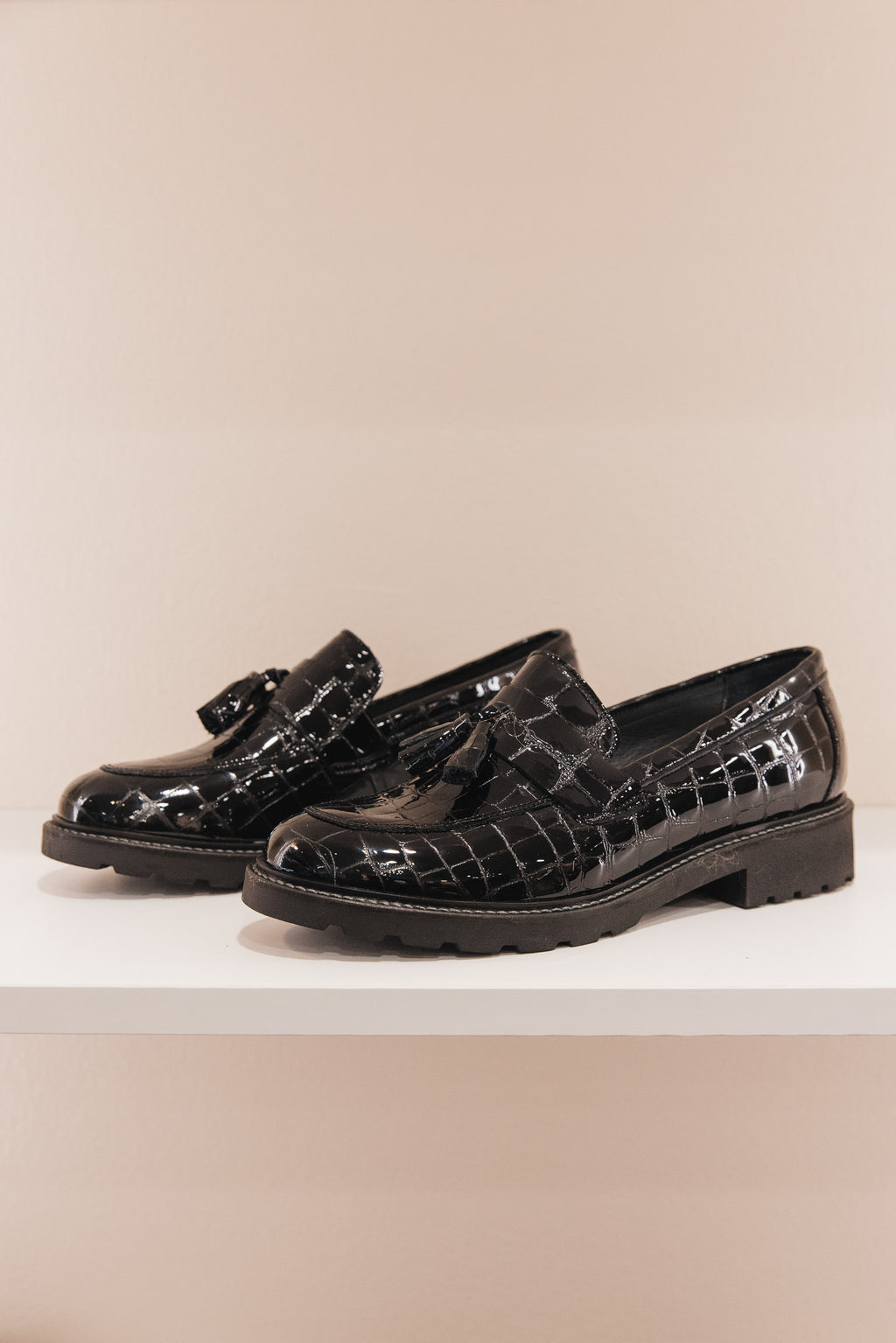 MY0014/07 Mocassins croco vernis noir