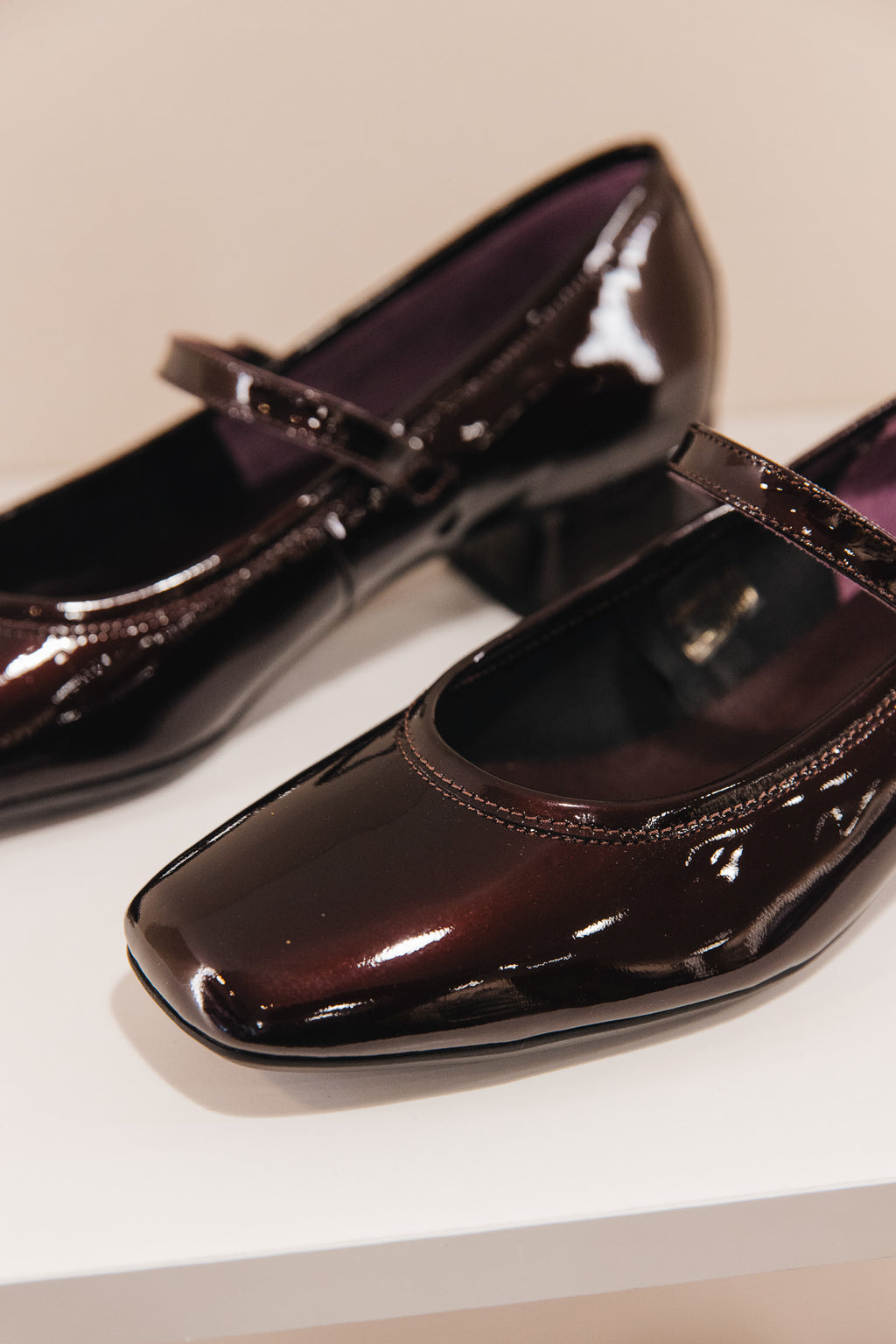 Kelly cuir vernis bordeaux