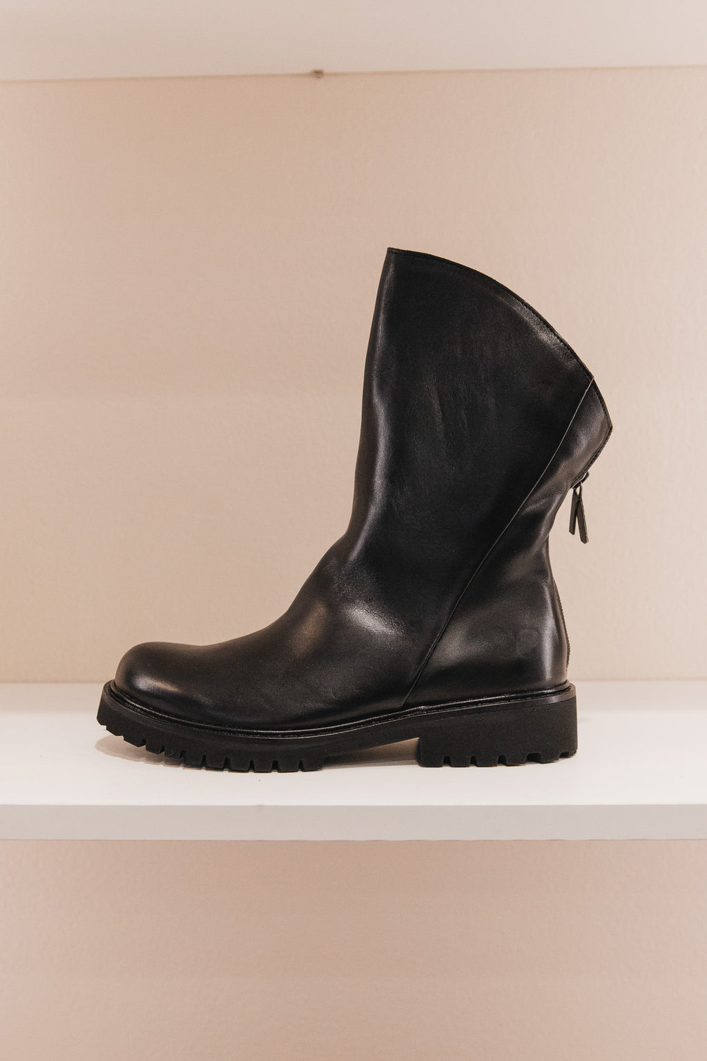 E601 BLACK
