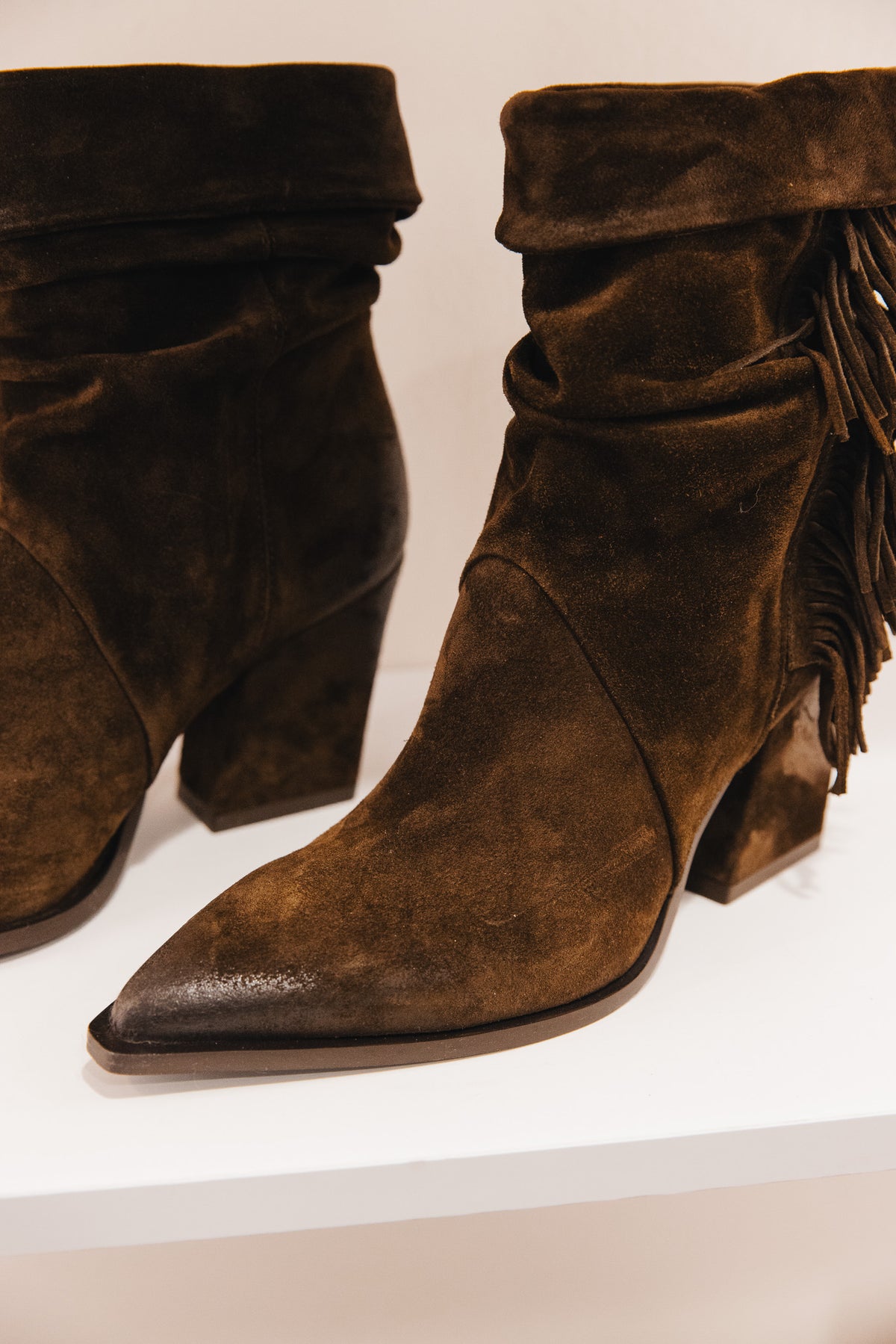 M2726 Bottines en daim à franges chocolat