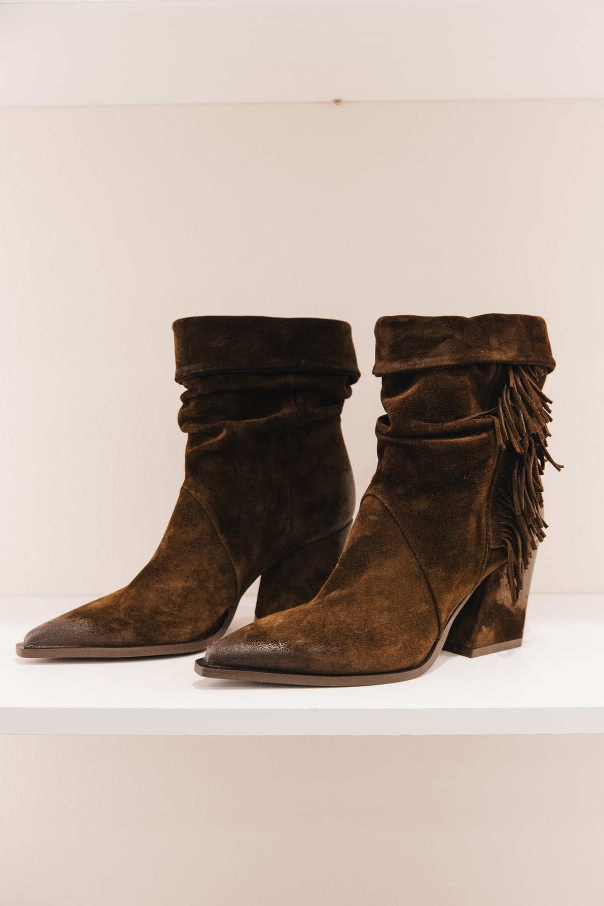 M2726 Bottines en daim à franges chocolat