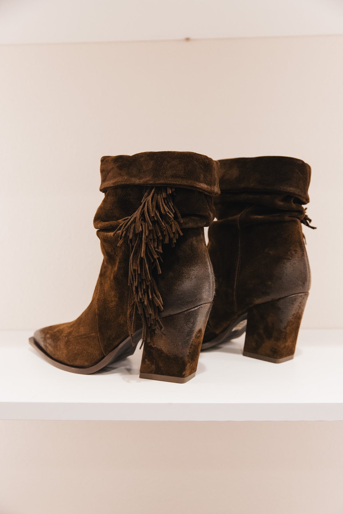 M2726 Bottines en daim à franges chocolat