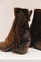 M702 Bottines en daim chocolat effet croco