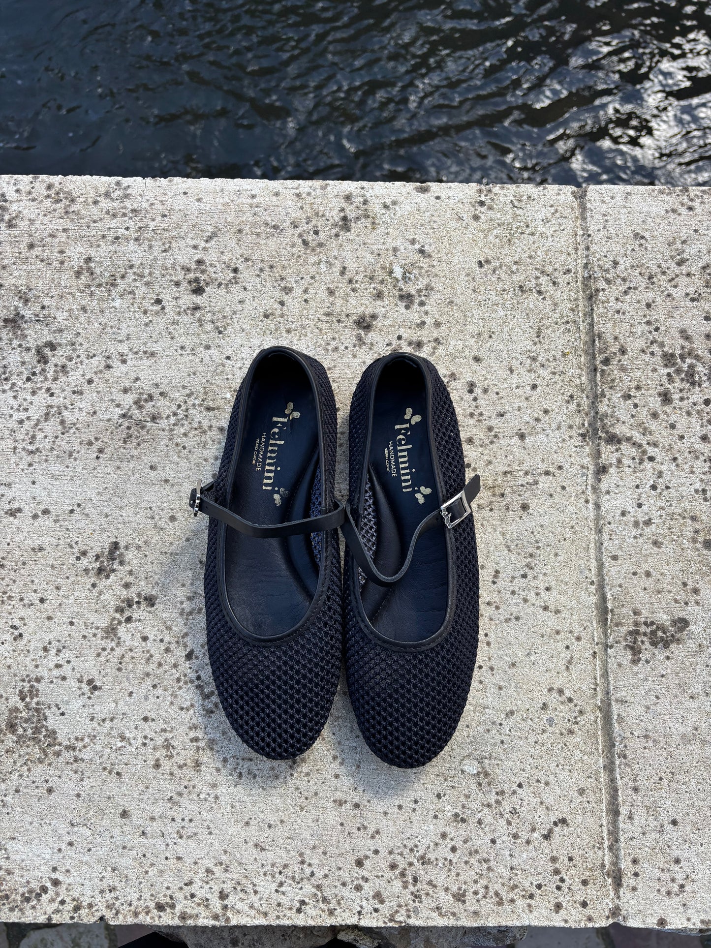 F047 NOIR