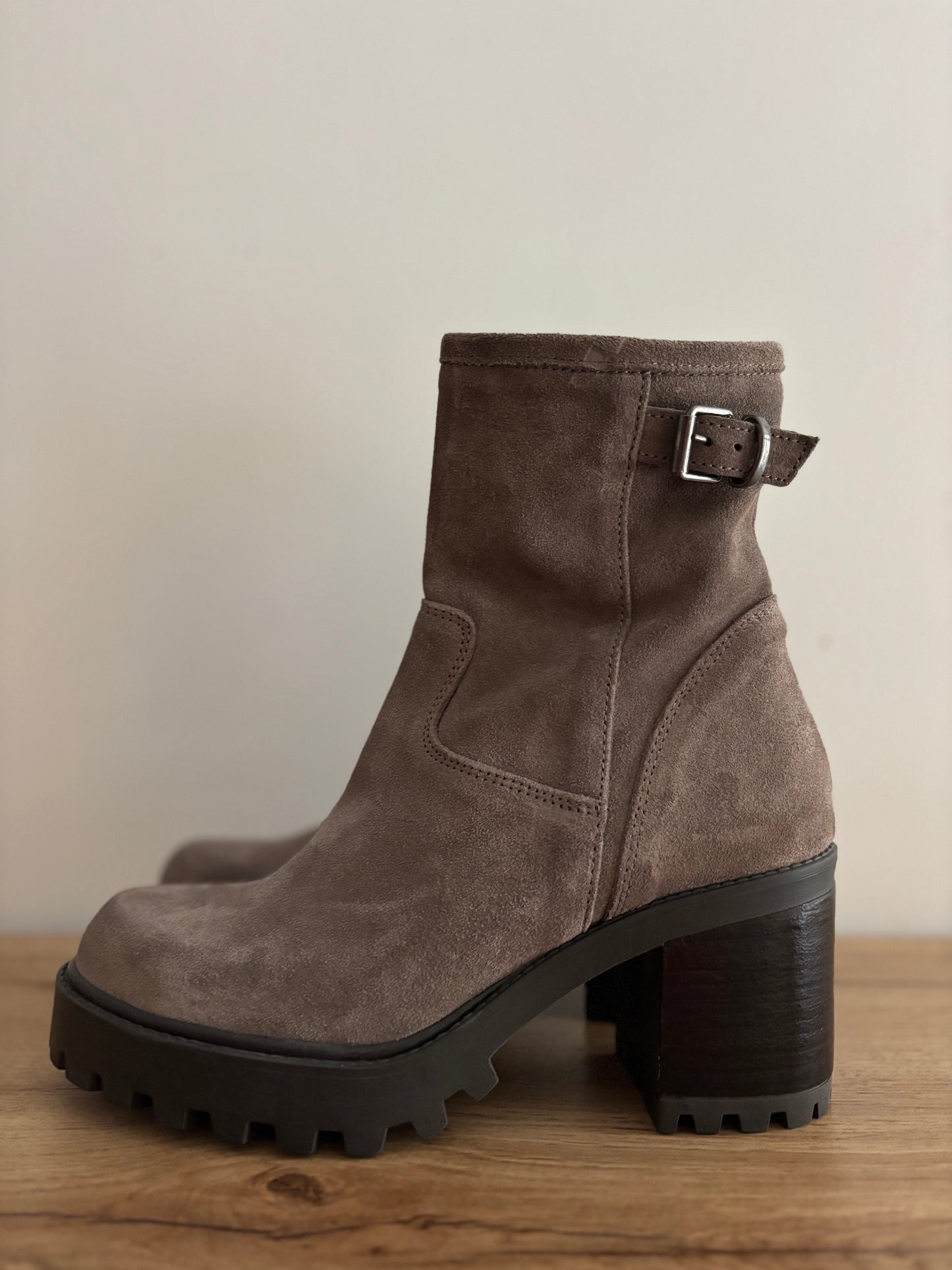 CILDA CUIRS VELOURS TAUPE