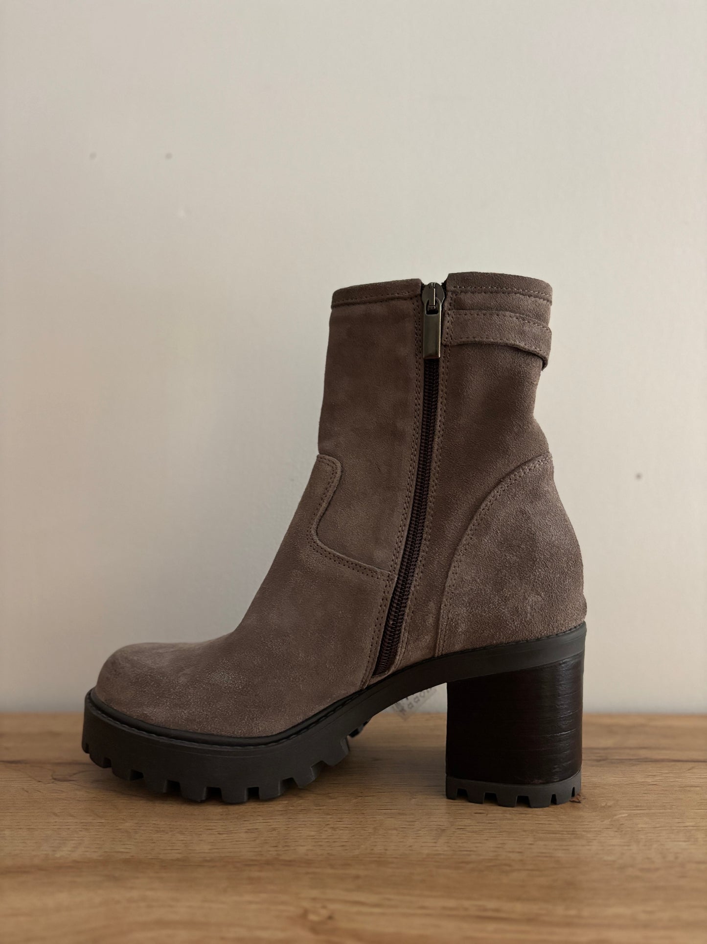 CILDA CUIRS VELOURS TAUPE