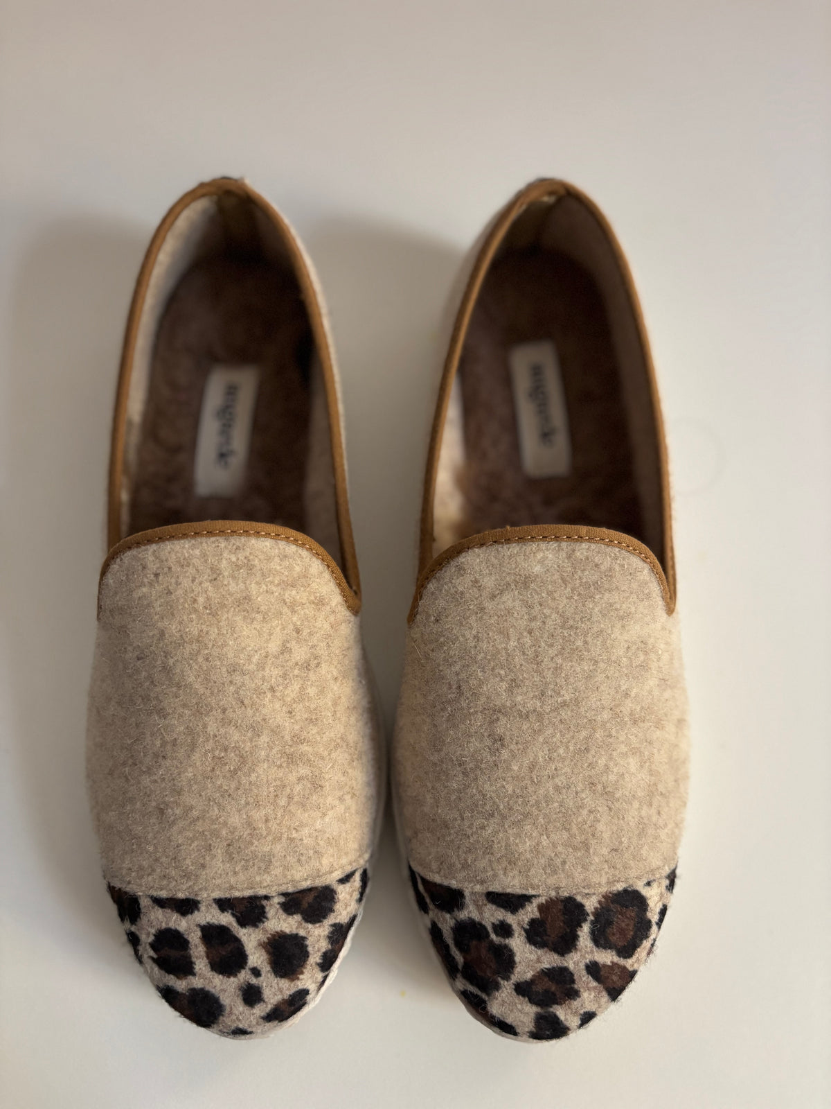 Chausson en laine beige léopard