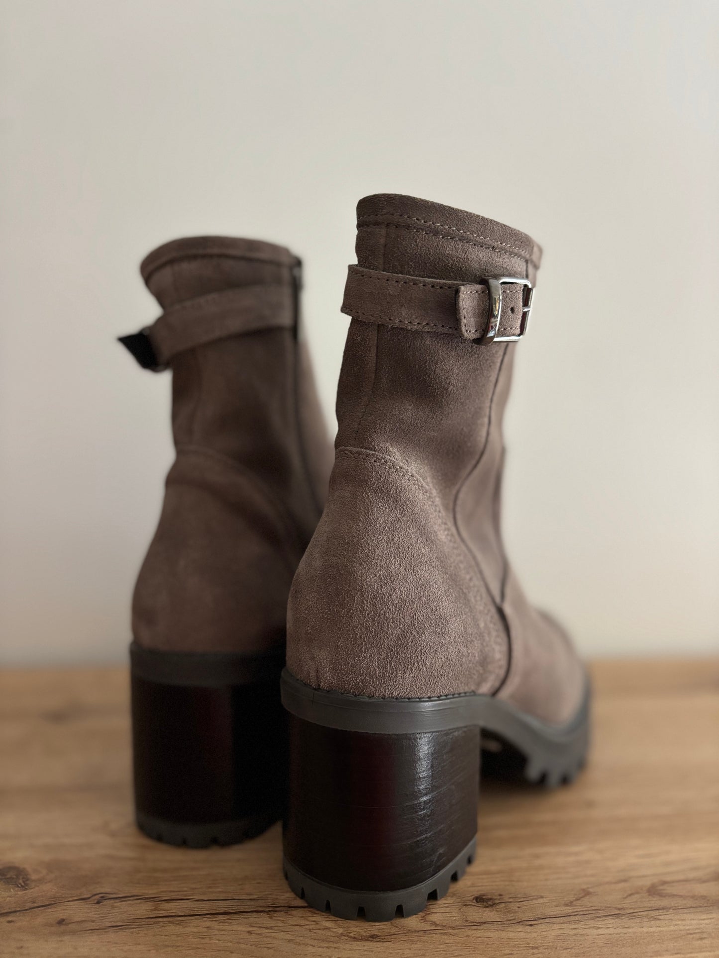 CILDA CUIRS VELOURS TAUPE