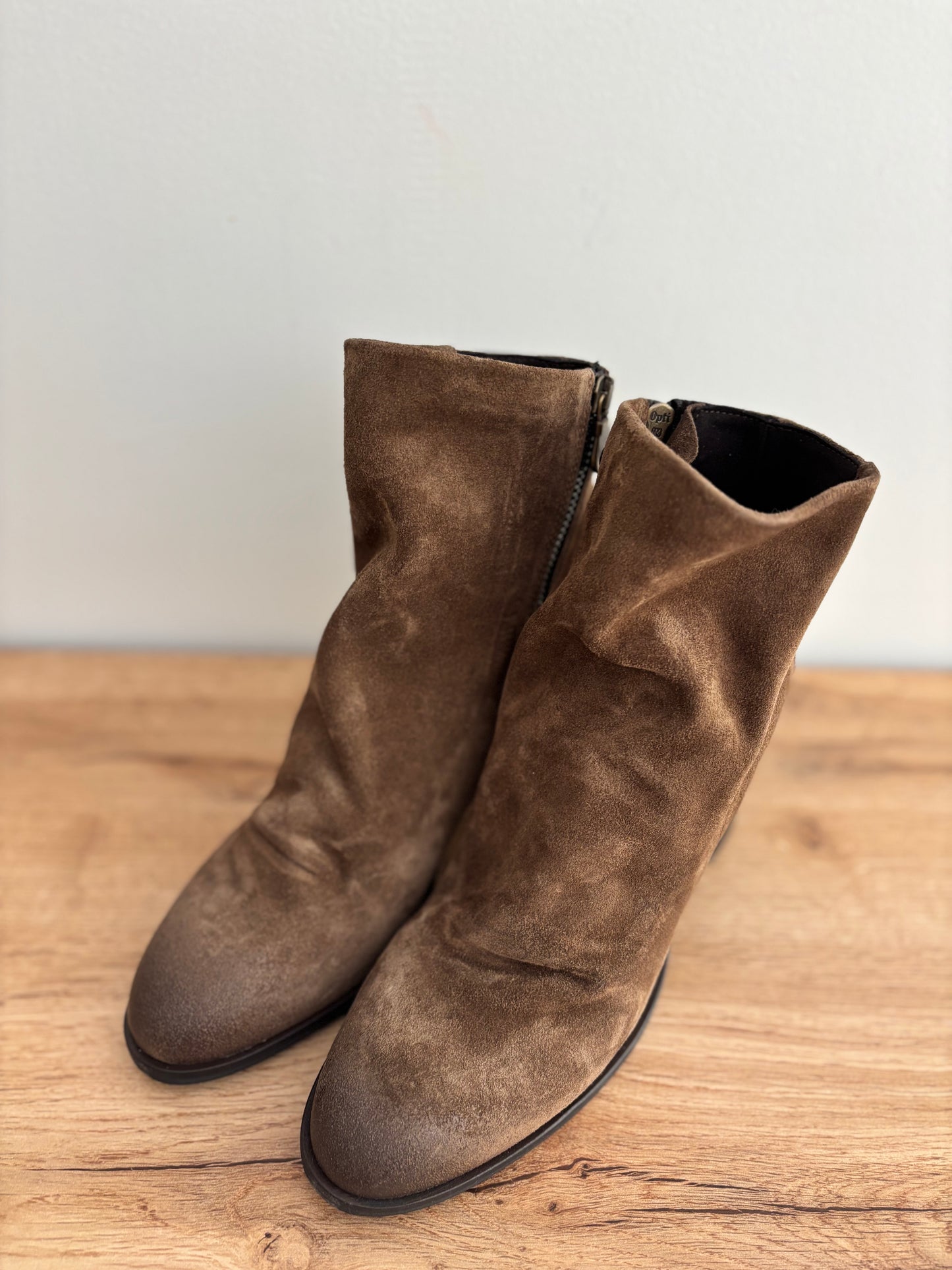 M796 Bottines en daim Amelie